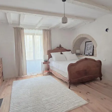 Holiday home L'hirondelle *